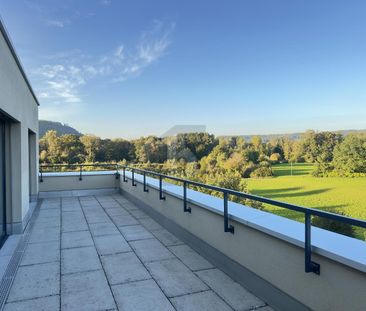 DIRECT LIFT ACCESS WITH LARGE TERRACES - Photo 2