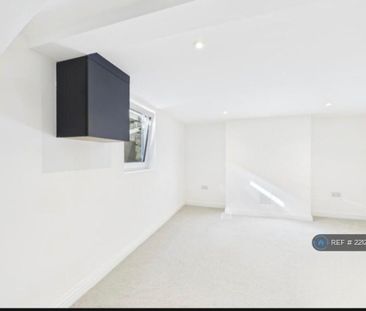 4 bedroom terraced house to rent - Photo 5