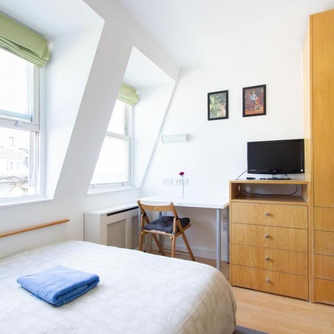 Studio to rent - Photo 1