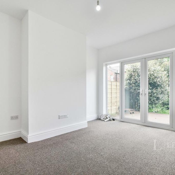 3 bedroom semi-detached house to rent - Photo 1