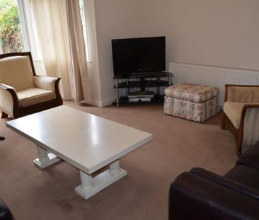 2 bedroom bungalow to rent - Photo 1