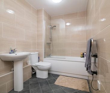 2 bedroom flat to rent - Photo 6