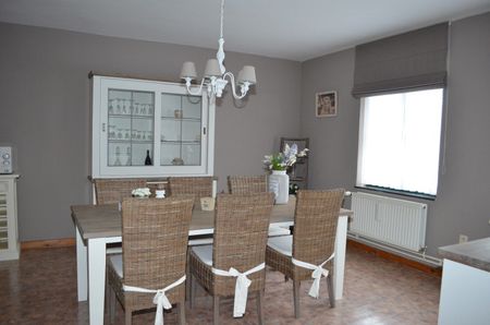 Duplex appartement in het centrum met drie slaapkamers - Photo 3