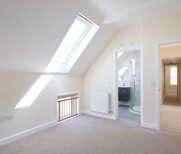 4 bedroom detached house to rent - Photo 3