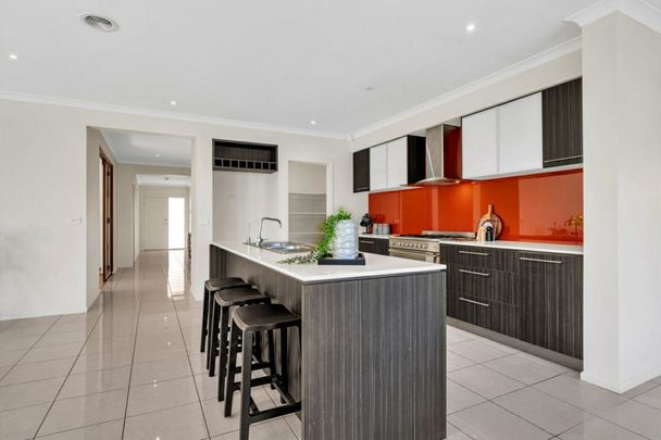 41 Clearwater Rise Parade, Truganina VIC, Belconnen - Photo 1