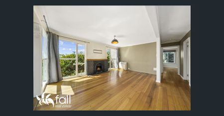 Character Home In Central Location - Photo 2