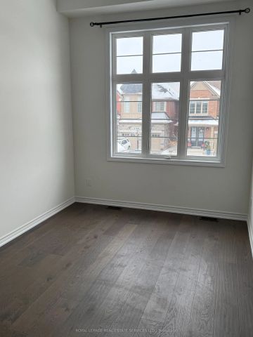 488 Parent Place #Upper - Photo 5