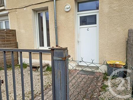Location Maison 3 pièces 65m² LA CHAPELLE ST LUC 10600 - Photo 4