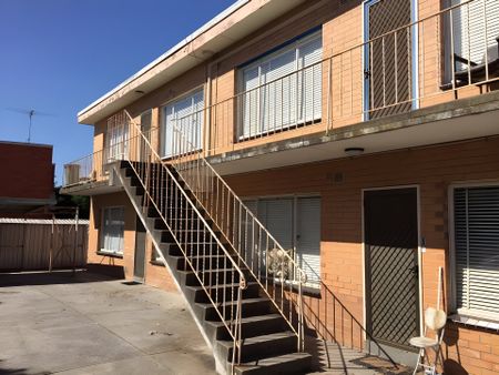 2/14 Newstead Street, Maribyrnong - Photo 4