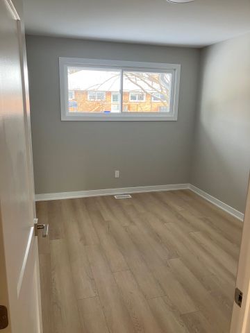 For Lease - 1263 Highgate Road, Parkway Park - Queensway Terrace S and Area, Ontario - Photo 3