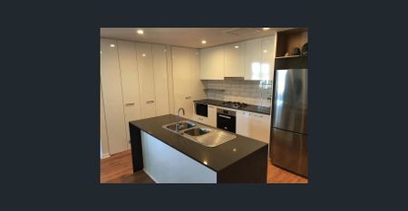 Chic city fringe living - Photo 4