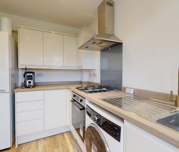 2 bedroom semi-detached house to rent - Photo 5