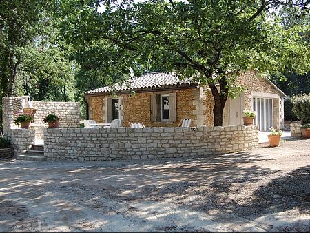 LUBERON - MÉNERBES: Le Petit Mas d'Eve en pierre avec piscine en pleine nature - Photo 5