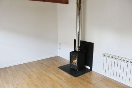 2 bedroom detached house to rent - Photo 2