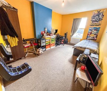 4 bedroom terraced house to rent - Photo 1