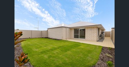 Fresh 4x2 Family Home - Photo 3