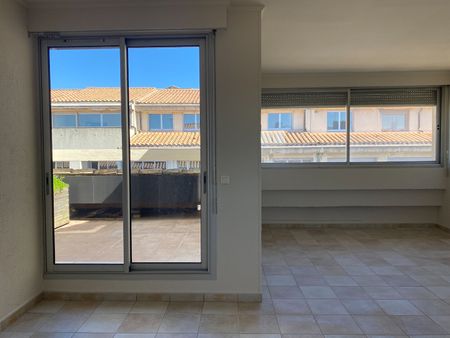 Location Appartement 3 pièces 64m² AVIGNON 84000 - Photo 4