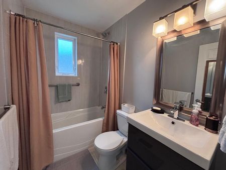 For Lease - 295 Blue Grass Boulevard, Richmond Hill, Ontario - Photo 2