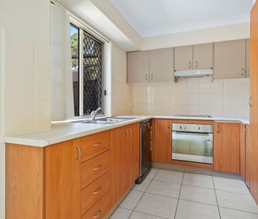 Low-Maintenance Living with a Fresh Modern Touch - Photo 6