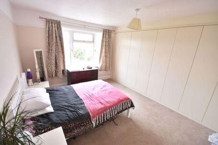 3 bedroom detached house to rent - Photo 3