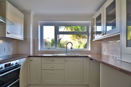 3 Bedroom - Photo 4