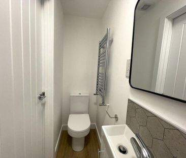 1 bedroom in a house share to rent - Photo 3
