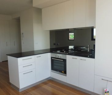 Location, Location! - Photo 4