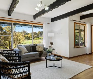 Sunlit Family Retreat - Photo 4