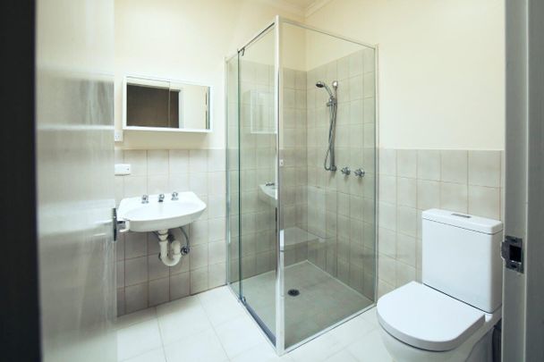 Hawthorn East - Photo 1