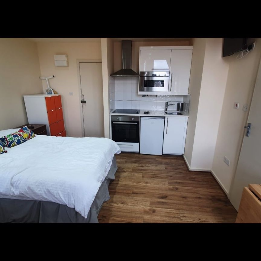 Studio Flat, Willesden Green, NW10 - Photo 1