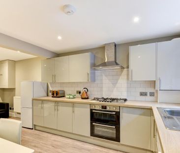 6 bedroom house to rent - Photo 3