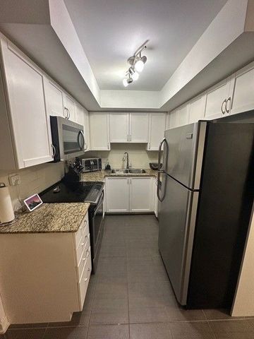 For Lease - 816 Lansdowne Avenue Unit# 704, Toronto, Ontario - Photo 2