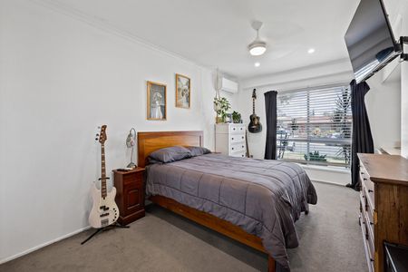 Brick home with huge entertainment area and pool - Photo 4