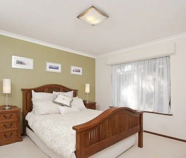 Family Home in Fantastic Location - Photo 4