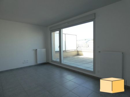Location Appartement 3 pièces 74m² BELLEY 01300 - Photo 2