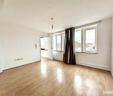 2 bedroom property to rent - Photo 1