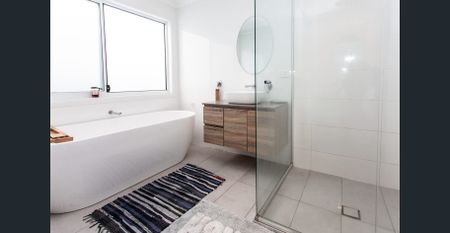 FOUR BEDROOM HOUSE - Photo 3