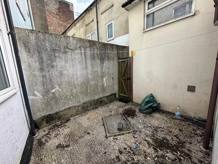 2 Bedroom Maisonette To Rent - Photo 4