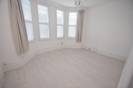 1 bedroom property to rent - Photo 2