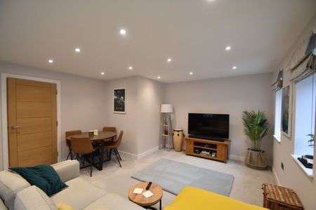 11 Station Road, Gerrards Cross,SL9 - Photo 4