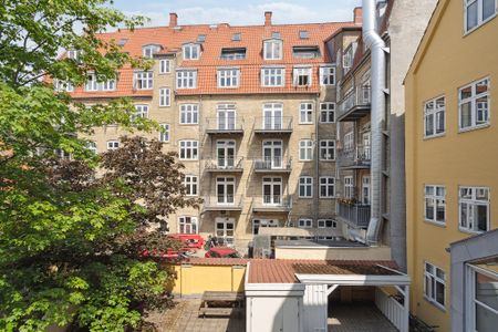 Skøn nyrenoveret 4 værelses lejlighed med sydvendt altan - Photo 5