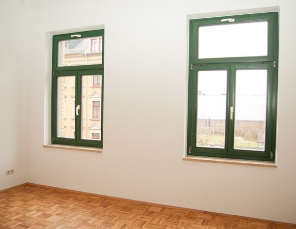 - Wohnung mit Parkett und grünem Innenhof - Foto 1