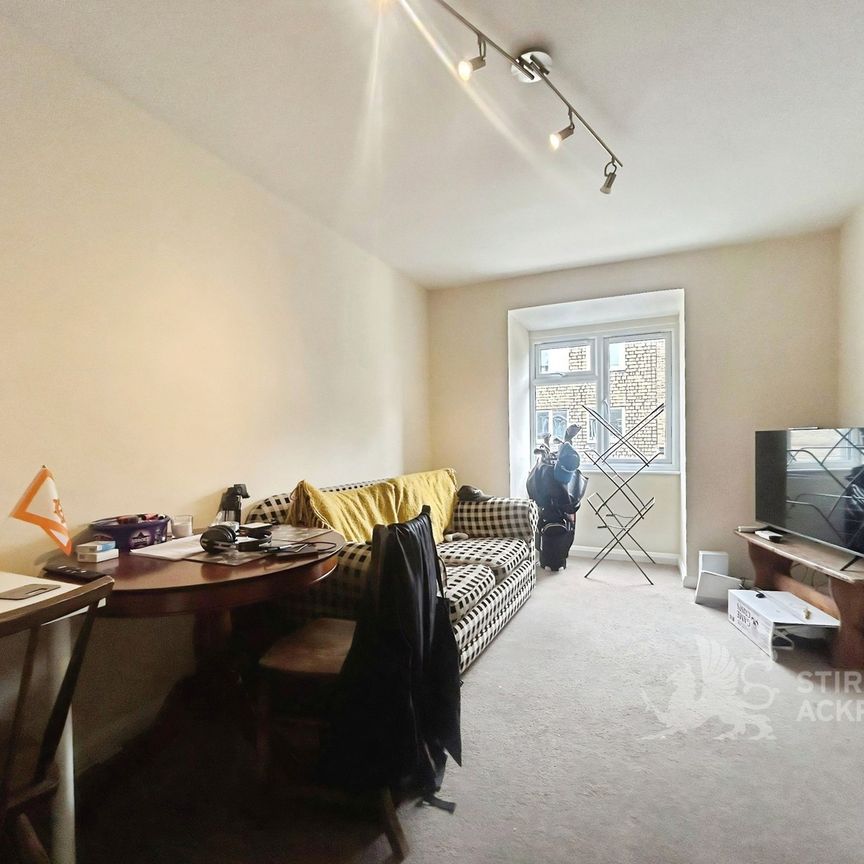 Drummond Road, Guildford, Surrey, GU1 4NT - Photo 1