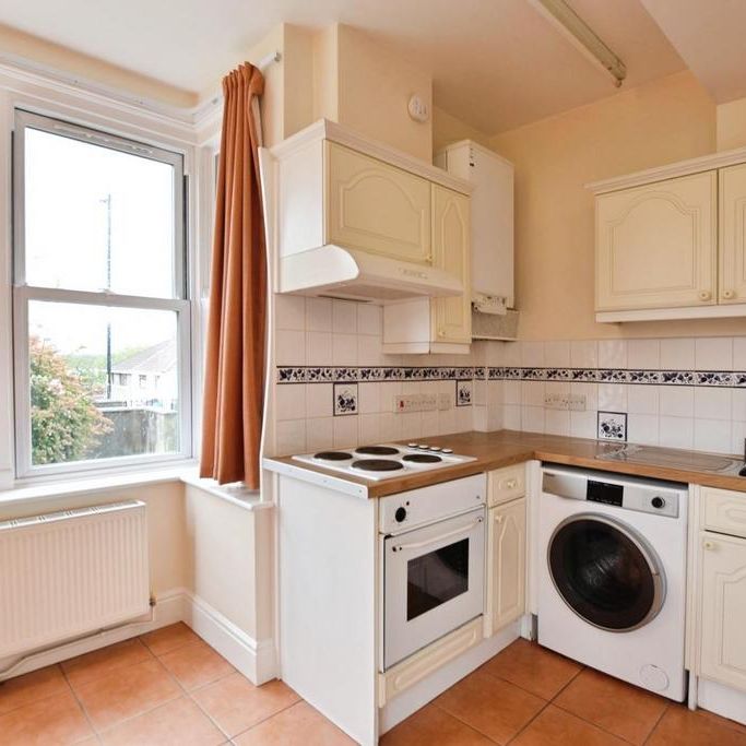 Studio to rent - Photo 1