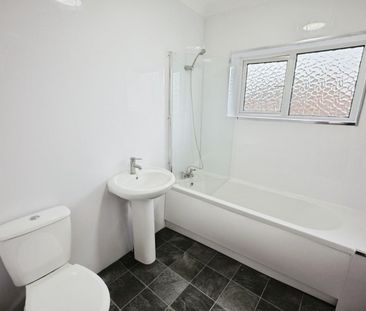 3 bedroom House To Let - Photo 3