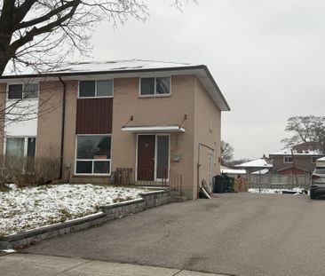 For Lease - 12 Felan Crescent, Toronto, Ontario - Photo 6