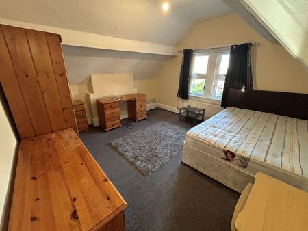 3 bedroom apartment to rent - Photo 3
