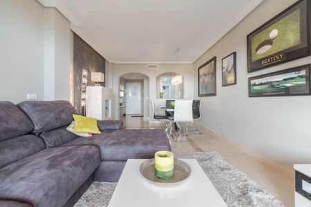 Apartment in Los Arqueros, Costa del Sol - Photo 3