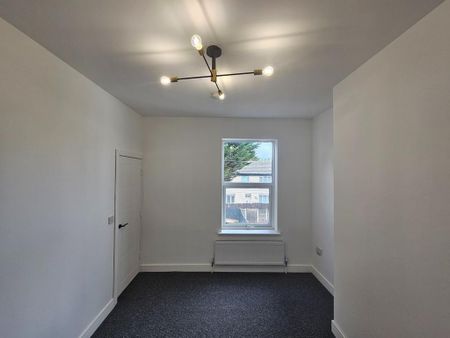 4 bedroom terraced house to rent - Photo 3