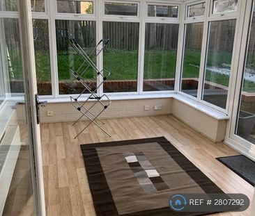 3 bedroom semi-detached house to rent - Photo 2